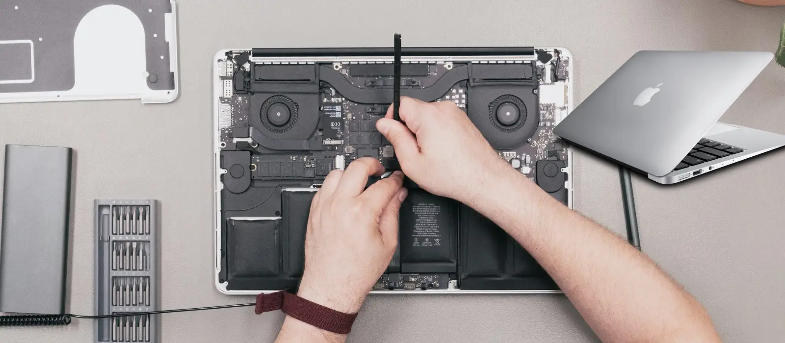 MacBook Service